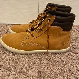 Timberland Women’s boots size 9